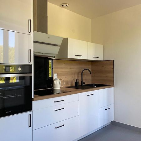Appartement T4 Et Parking A 3Km Du Futuroscope Jaunay-Clan Exteriör bild