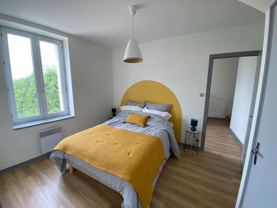Appartement T4 Et Parking A 3Km Du Futuroscope Jaunay-Clan Exteriör bild
